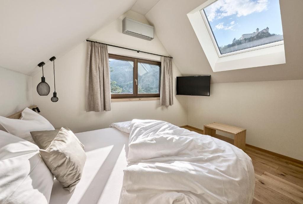 Superior Chalet room - Image 3