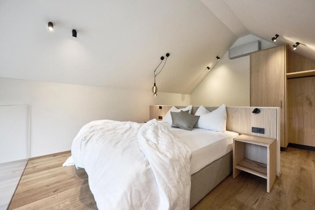 One Bedroom Chalet room - Image 2
