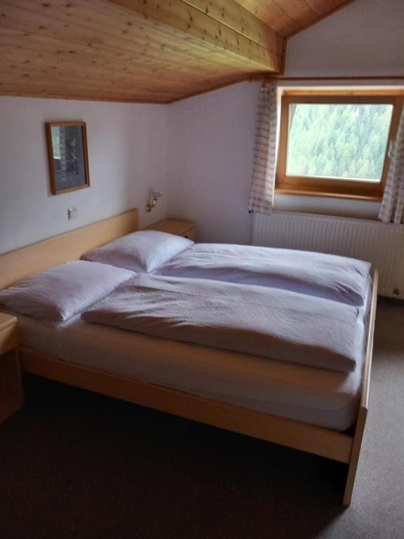 Economy Double Room room - Image 3