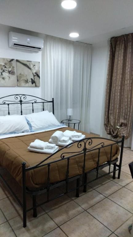Double Room with Private Bathroom room - Image 1