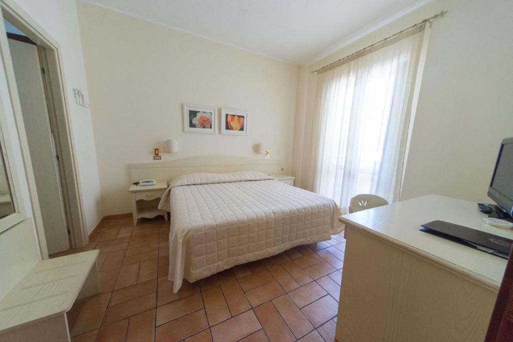 Superior Double Room room - Image 2