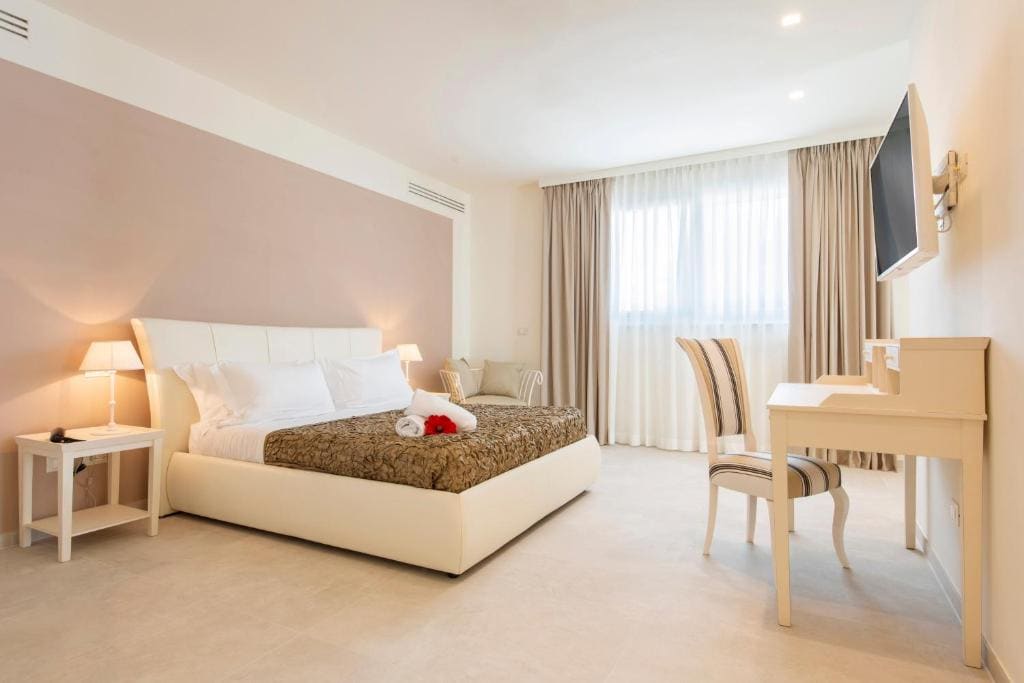 Suite with Spa Access room - Image 1