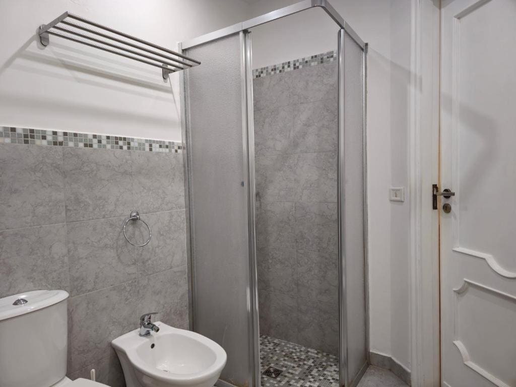 Family Room with Balcony room - Image 3