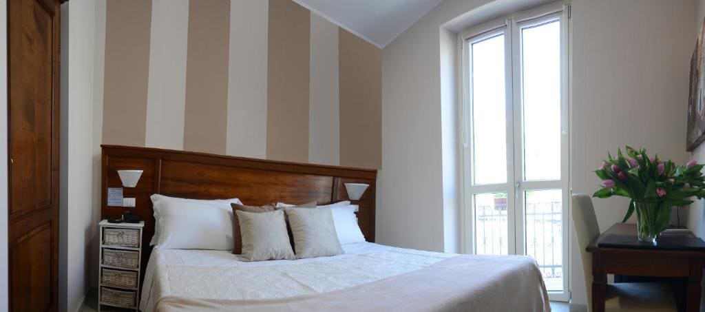 Double or Twin Room with Balcony room - Image 2