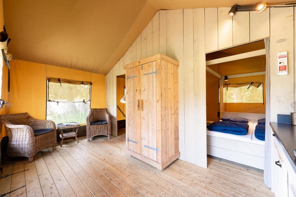 Tent room - Image 2