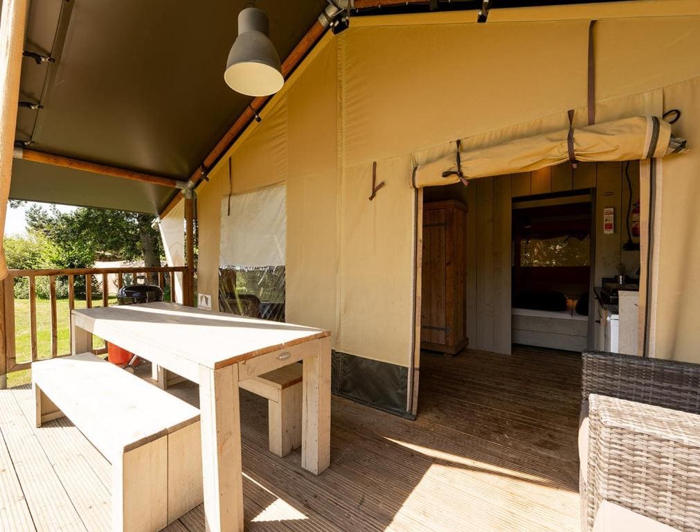 Tent room - Image 3