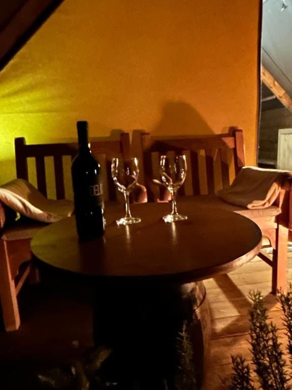 Tent room - Image 1