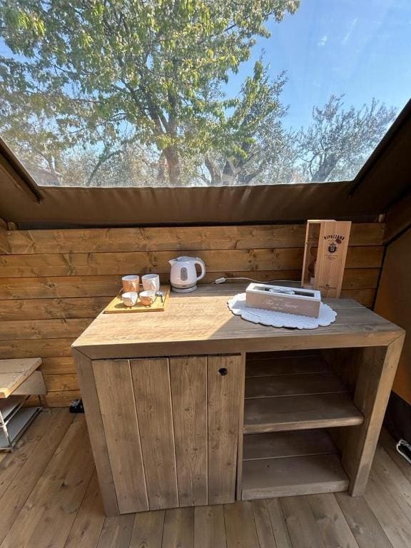 Tent room - Image 3