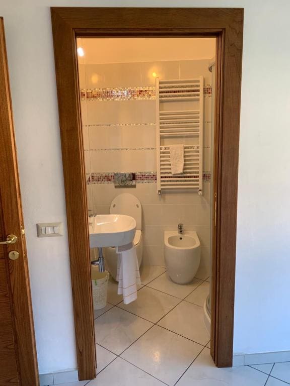 Quadruple Room with Private Bathroom room - Image 3