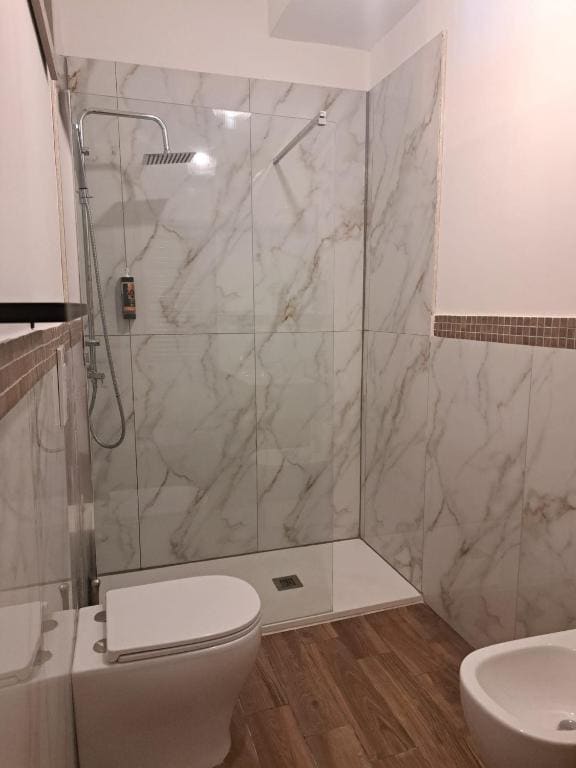 Large Double Room room - Image 1
