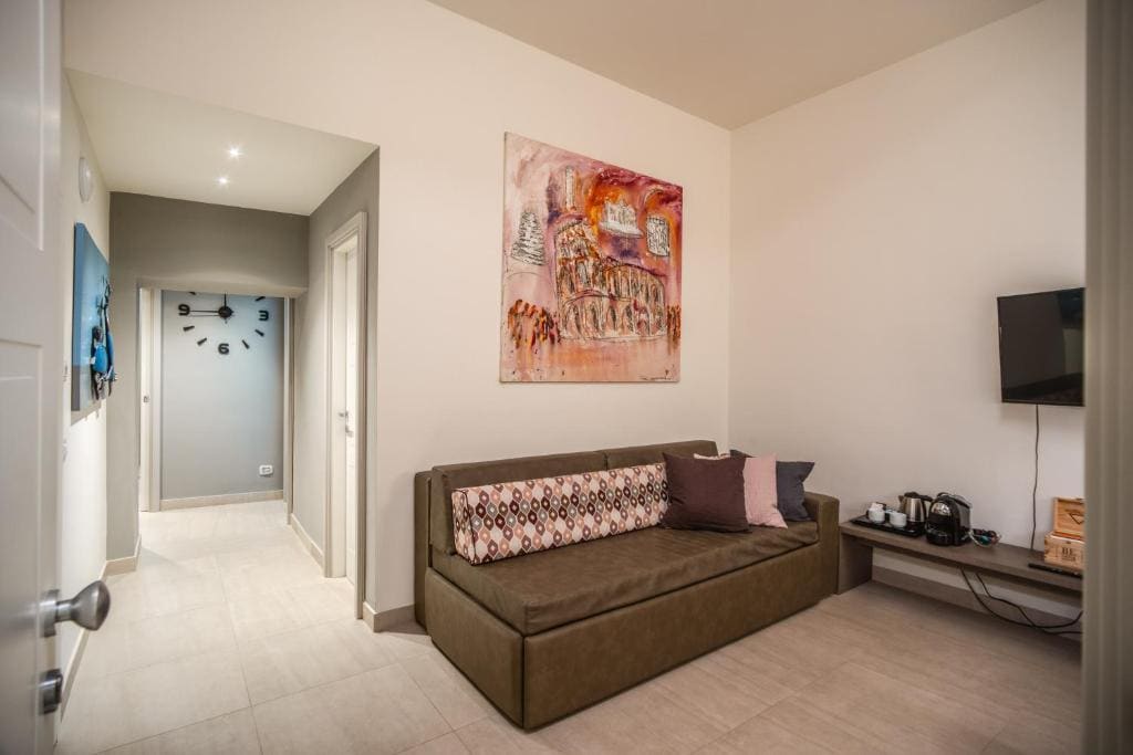 Apartment - Ground Floor room - Image 1