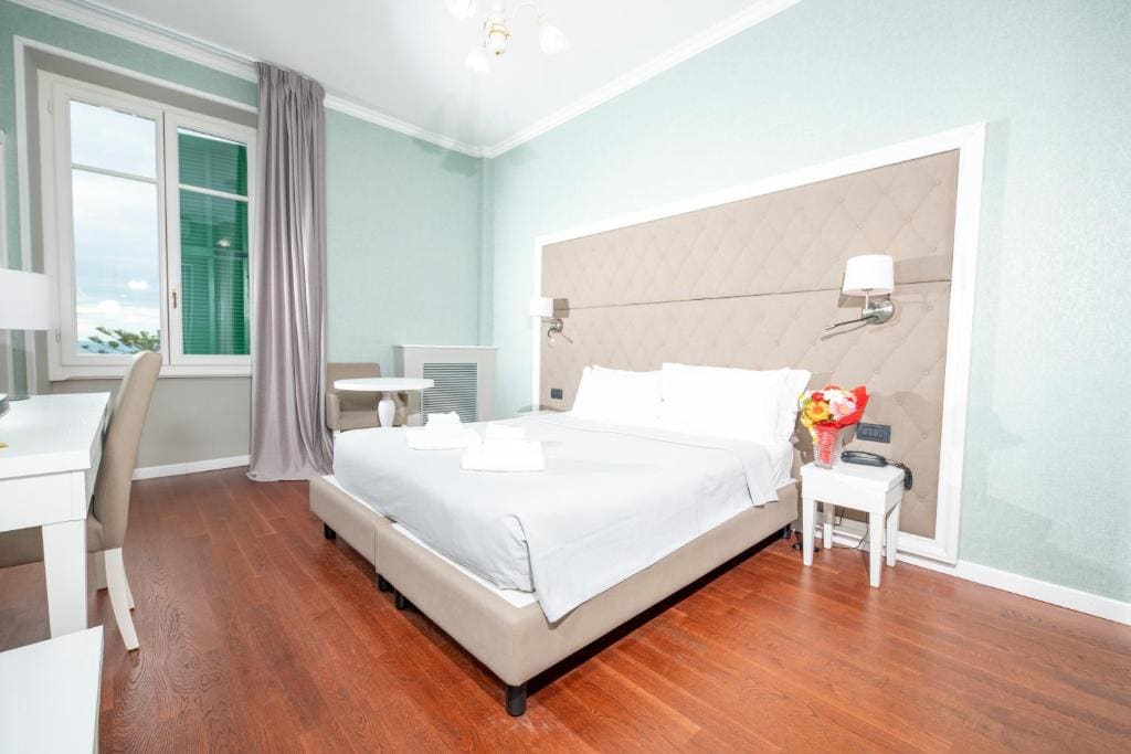Double or Twin Room with Sea View room - Image 3