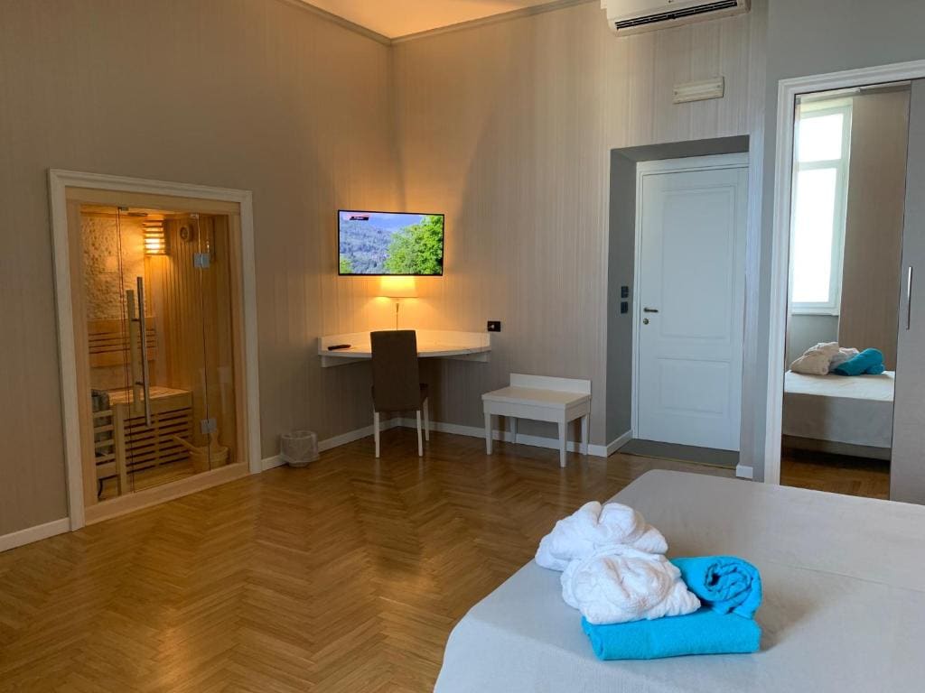 Junior Suite with Sauna room - Image 2