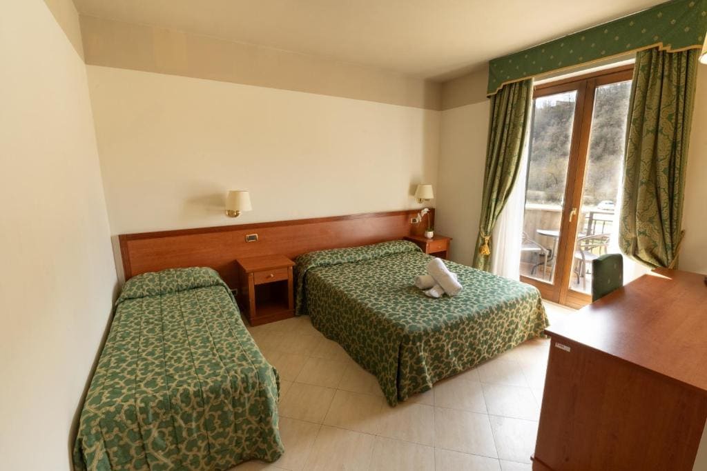 Classic Triple Room room - Image 1
