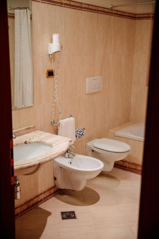 Deluxe Double Room room - Image 2