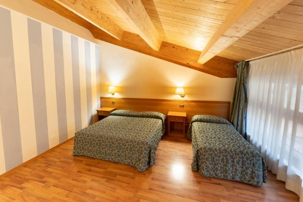 Superior Double Room room - Image 2