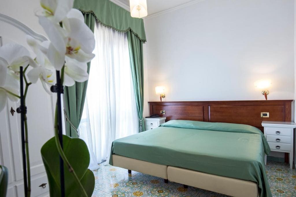 Deluxe Double Room with Balcony and Sea View room - Image 1