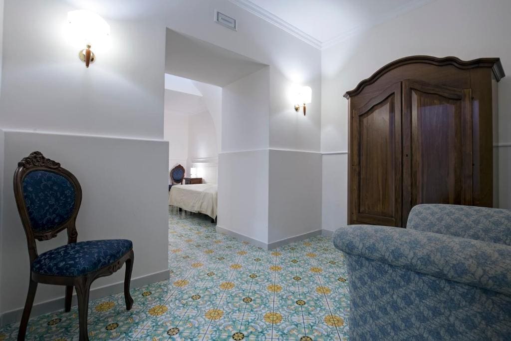 Economy Triple Room room - Image 3