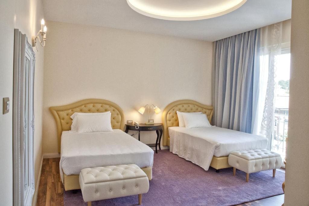 Family Room with Spa access room - Image 2