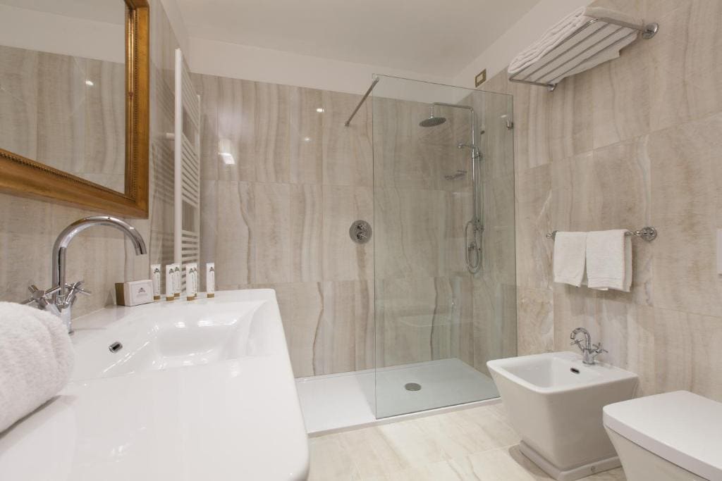 Suite room - Image 1