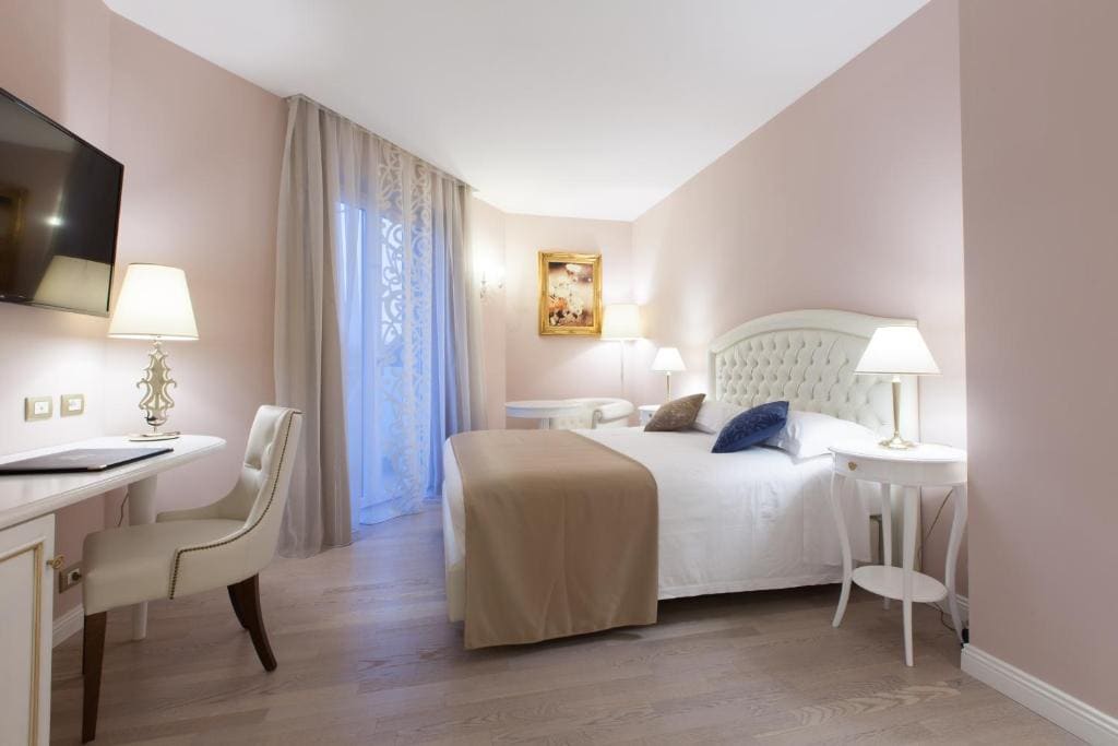 Superior Double Room with Spa Access room - Image 3