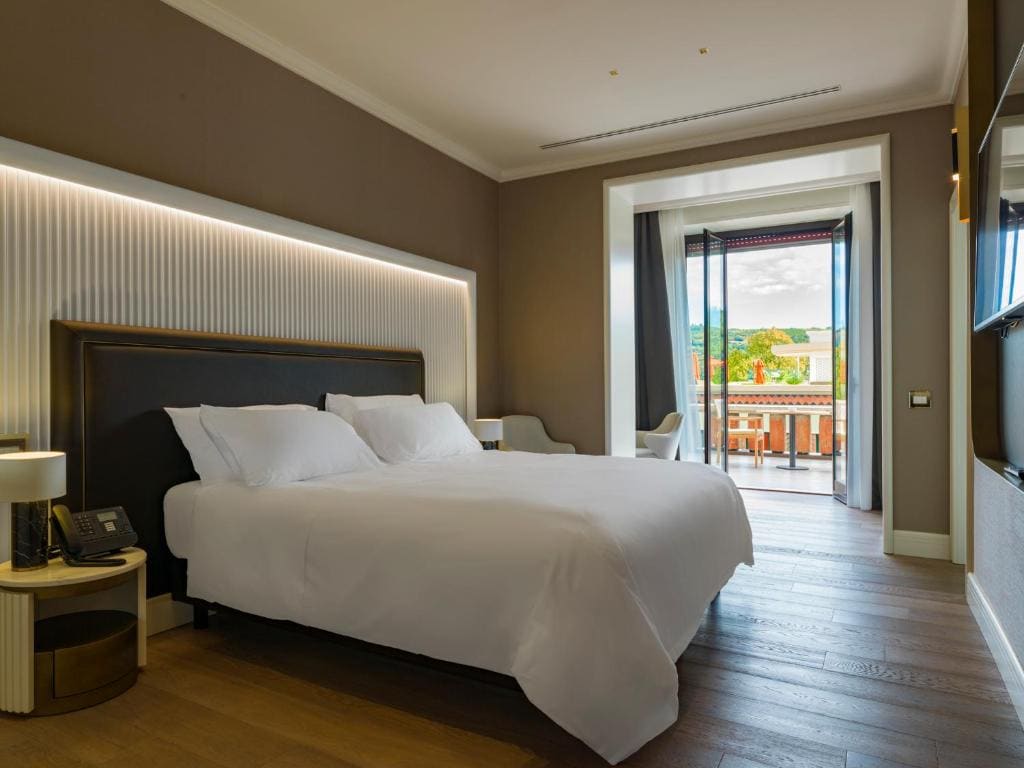 Deluxe Double Room with Terrace room - Image 2
