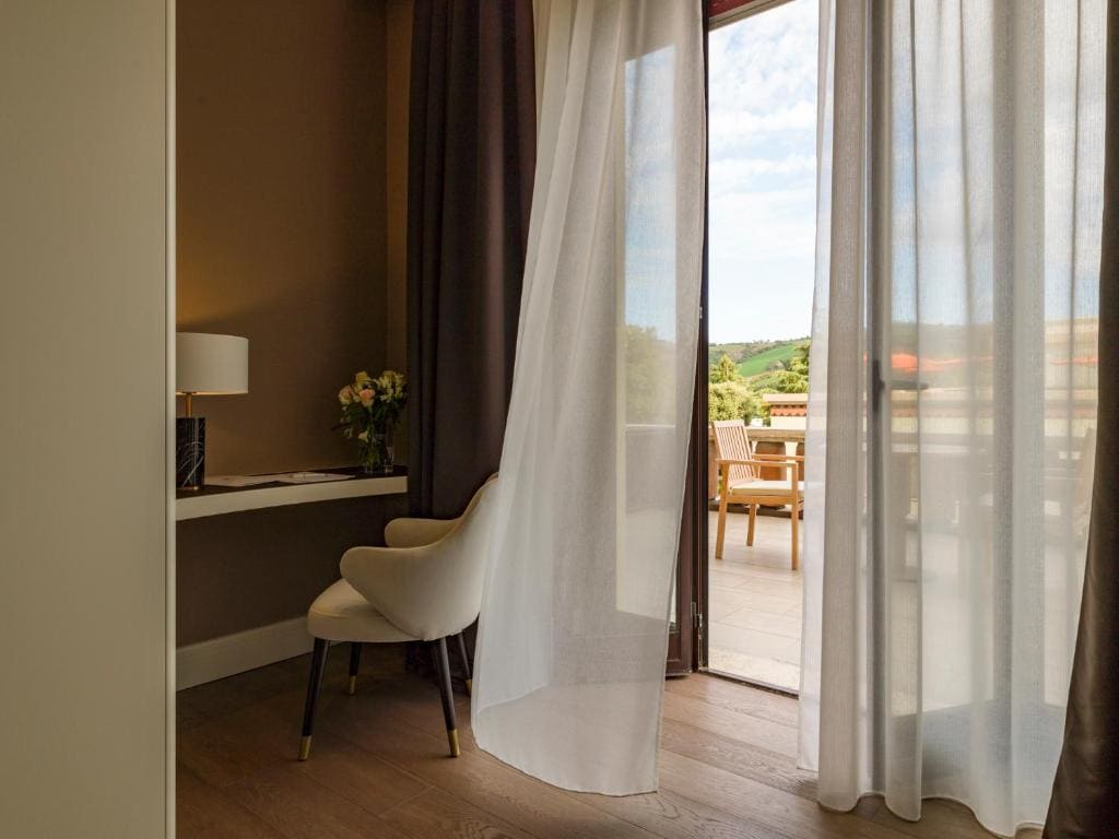 Deluxe Double Room with Terrace room - Image 3