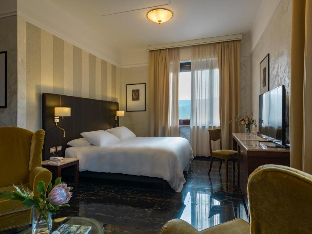Prestige Triple Room room - Image 1