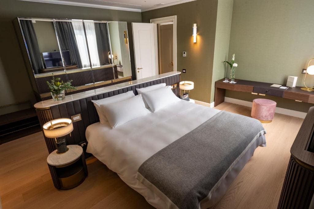 Superior Double or Twin Room room - Image 1