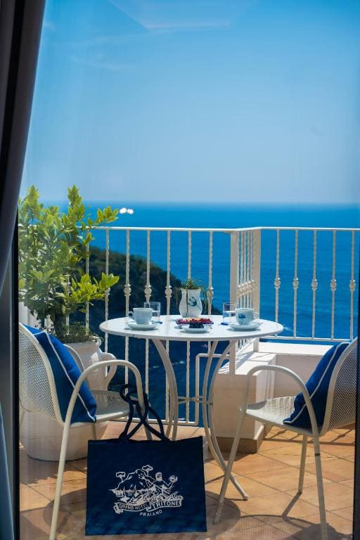 Deluxe Double Room with Terrace and Sea View room - Image 1