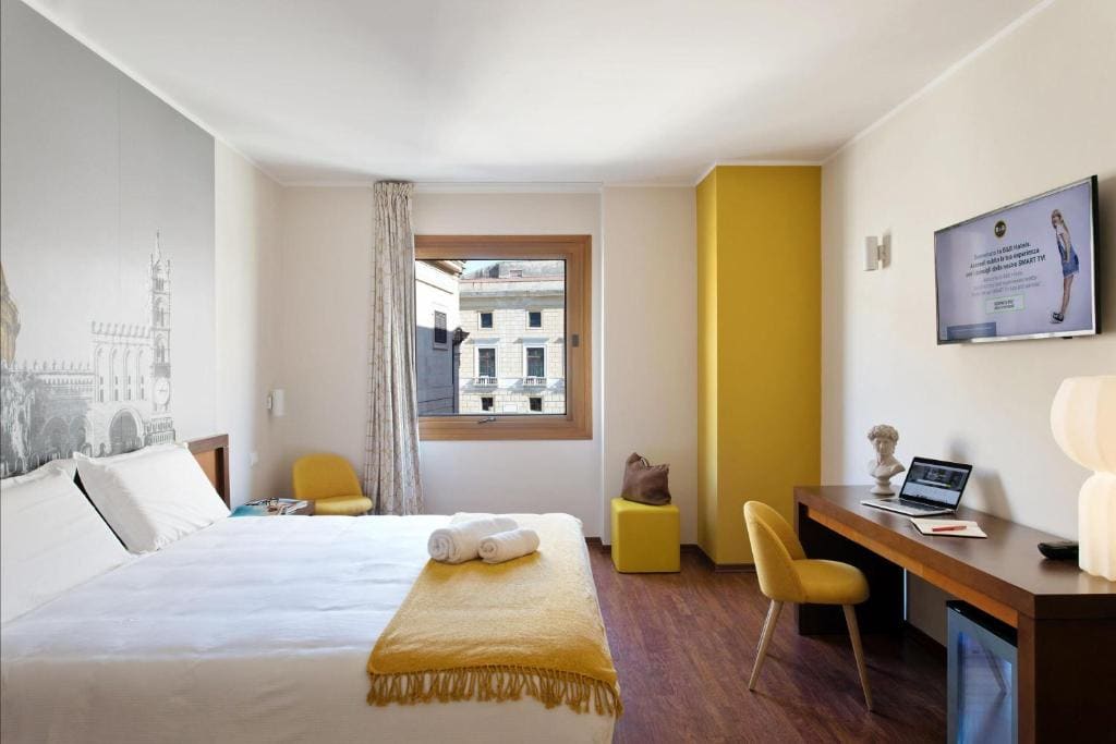 Double Room with View room - Image 3
