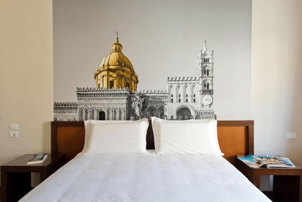 Double Room with View room - Image 1