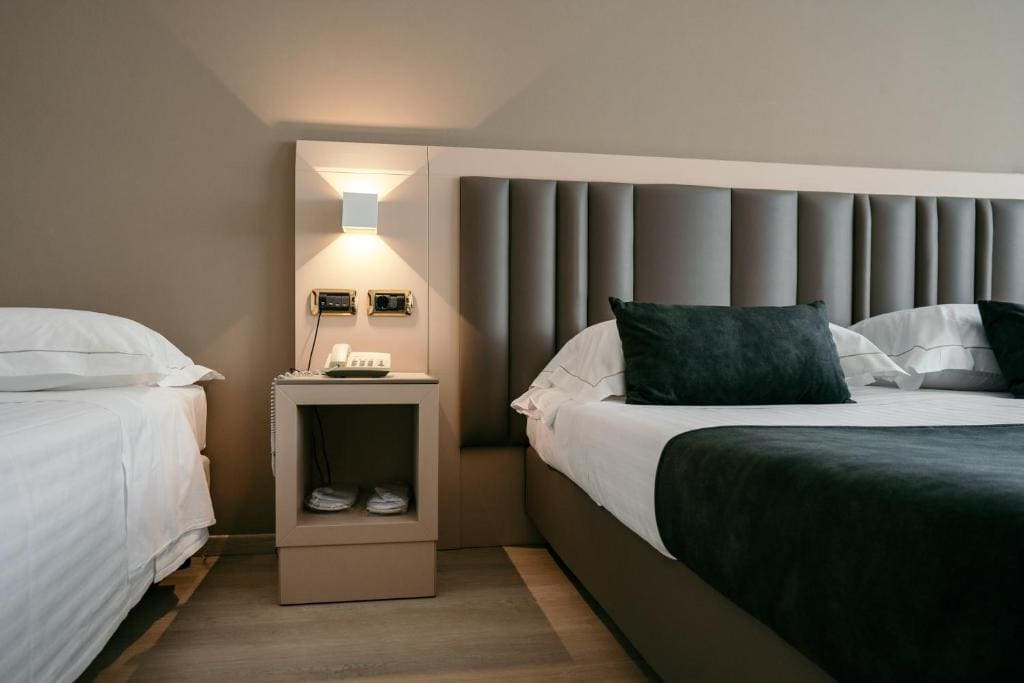 Triple Room with Balcony room - Image 1