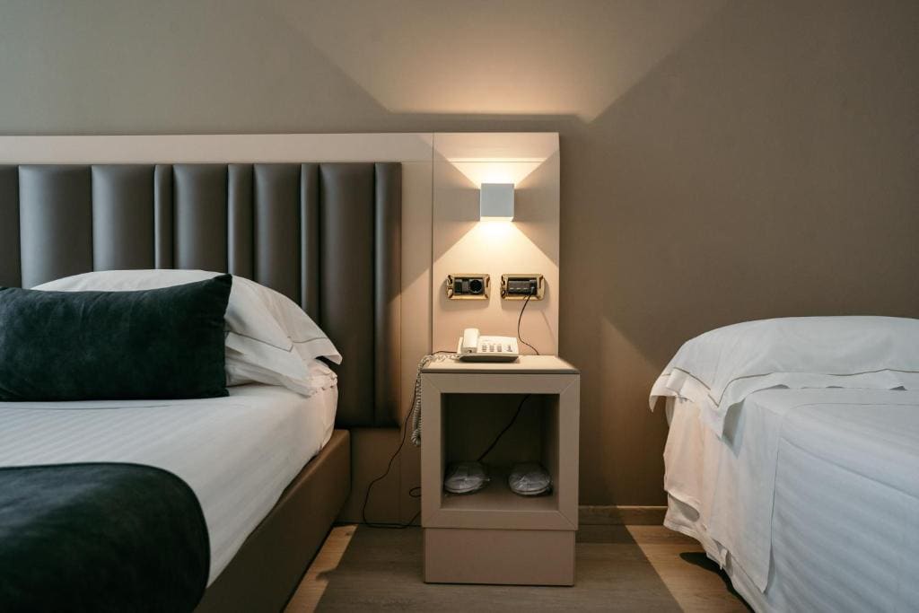 Standard Quadruple Room room - Image 3