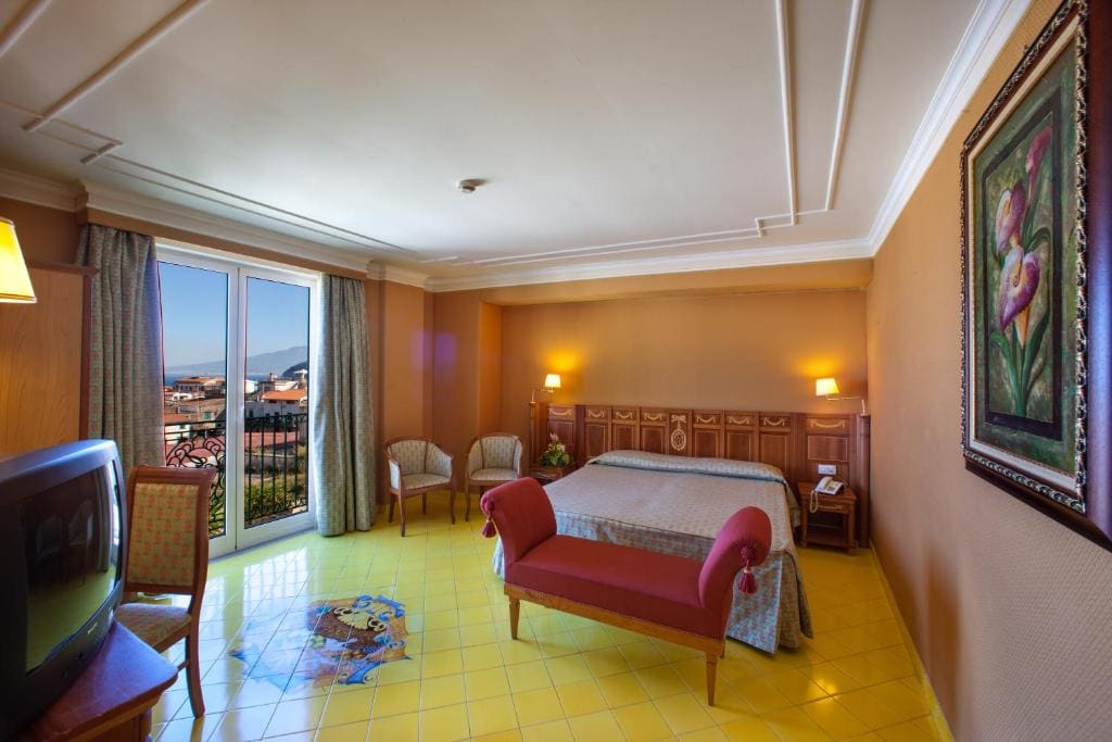 Double Room with Panoramic View room - Image 2