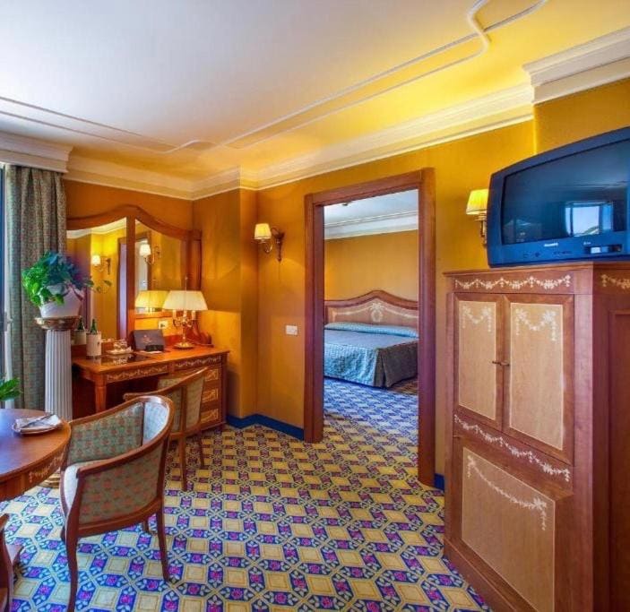 Suite with Mountain View room - Image 2