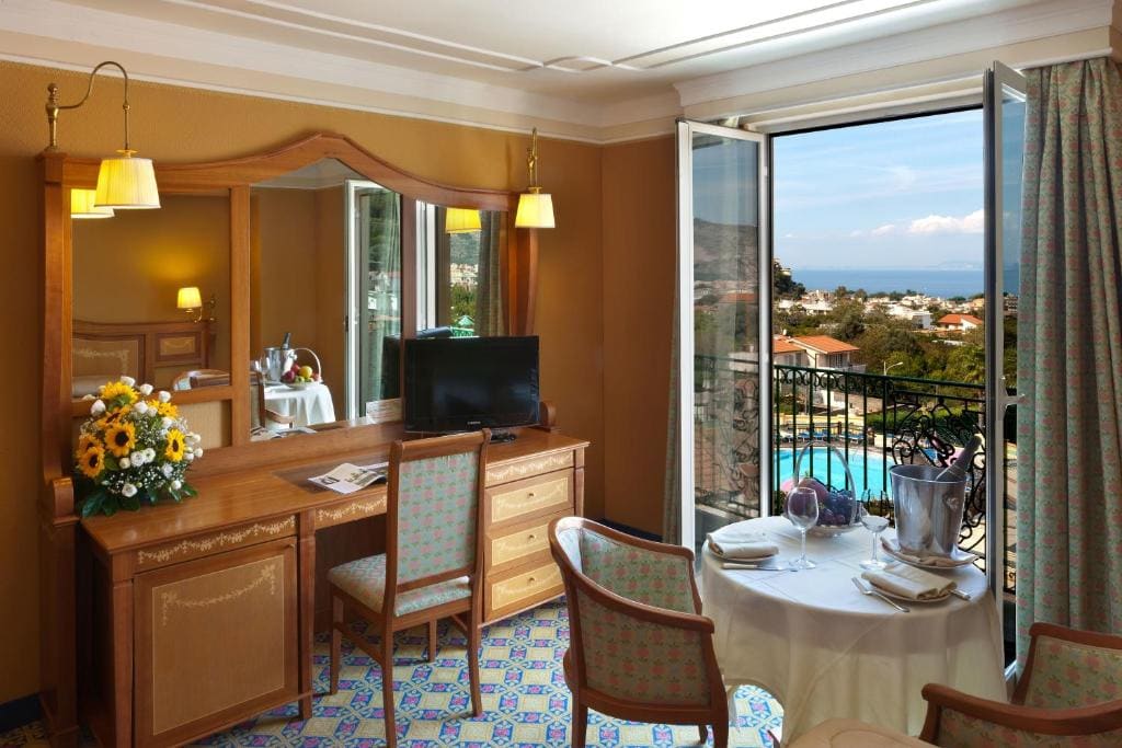 Suite with Sea View room - Image 1