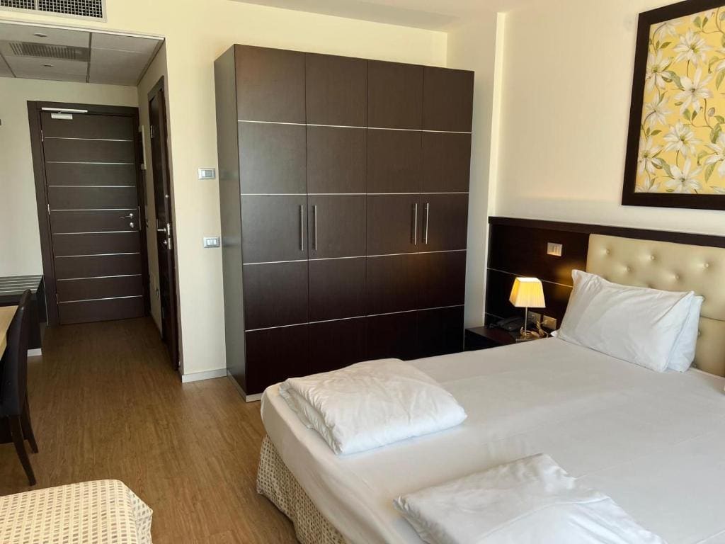 Superior Triple Room room - Image 2