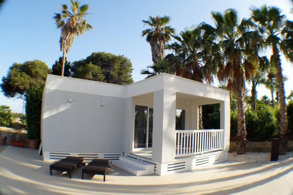 Deluxe Bungalow room - Image 2