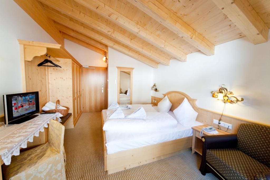 Economy Double Room room - Image 2