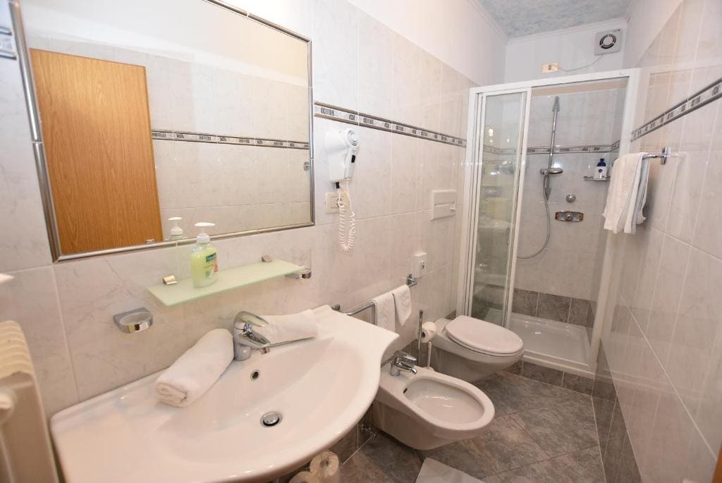 Suite room - Image 2