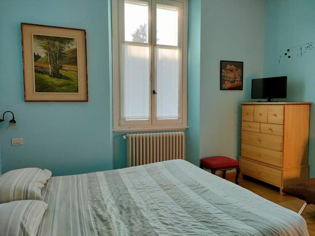 Deluxe Queen Room room - Image 2