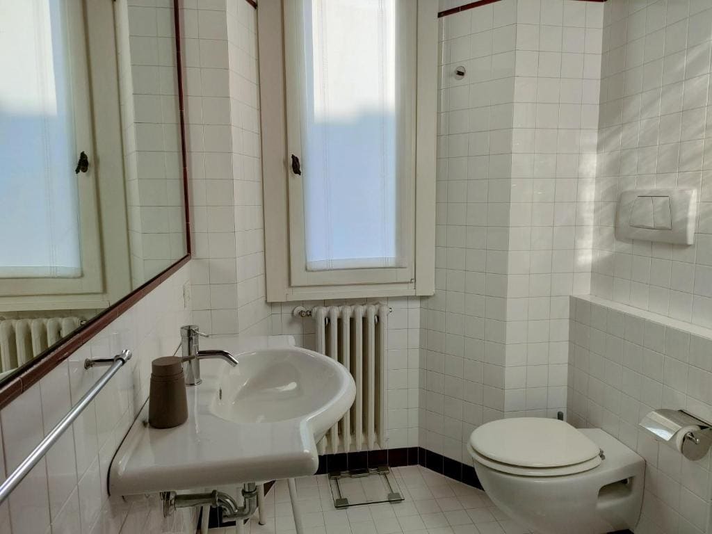 Queen Room with Garden View room - Image 3