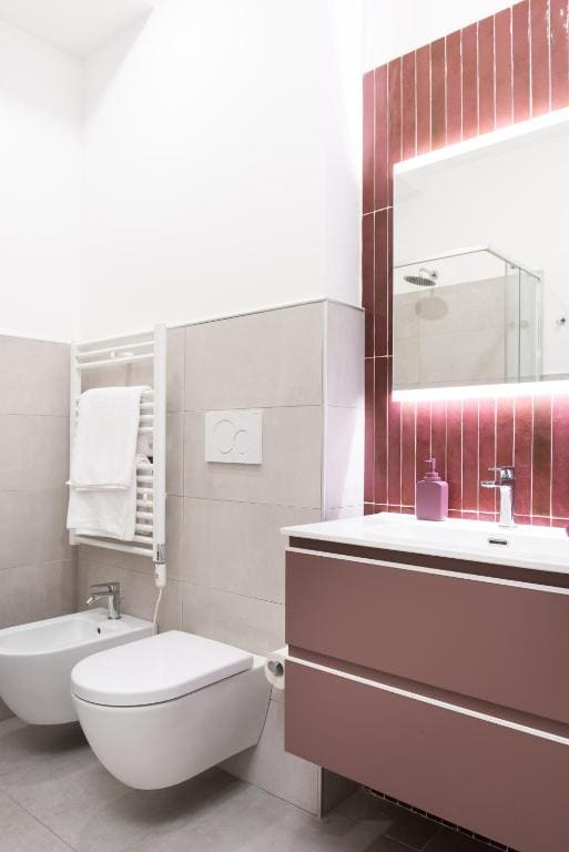 Double Room with Balcony room - Image 3