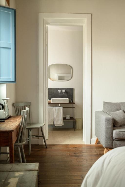 Superior Double or Twin Room room - Image 3