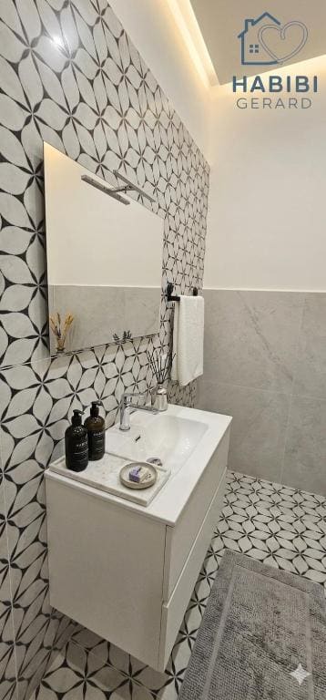 Double Room with Balcony room - Image 1
