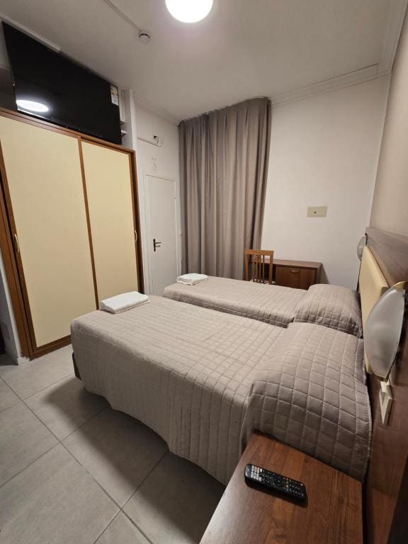 Twin Room room - Image 1