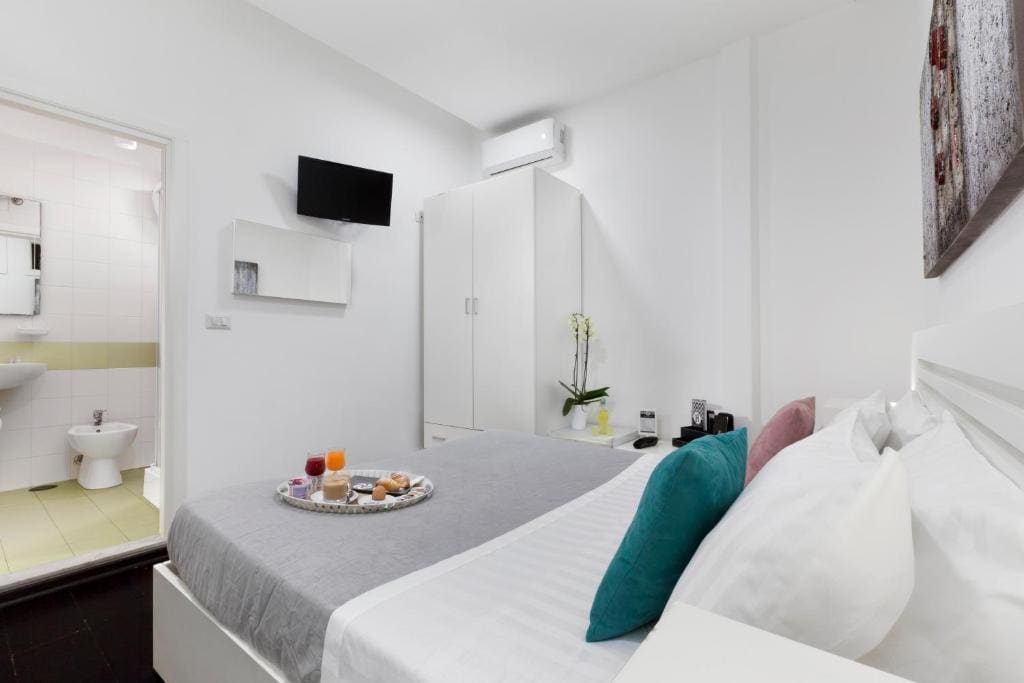 Superior Triple Room room - Image 2