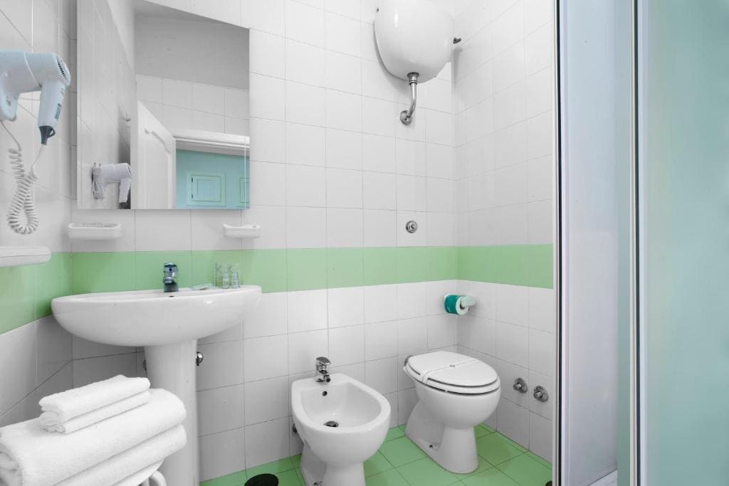 Double Room without Window room - Image 3