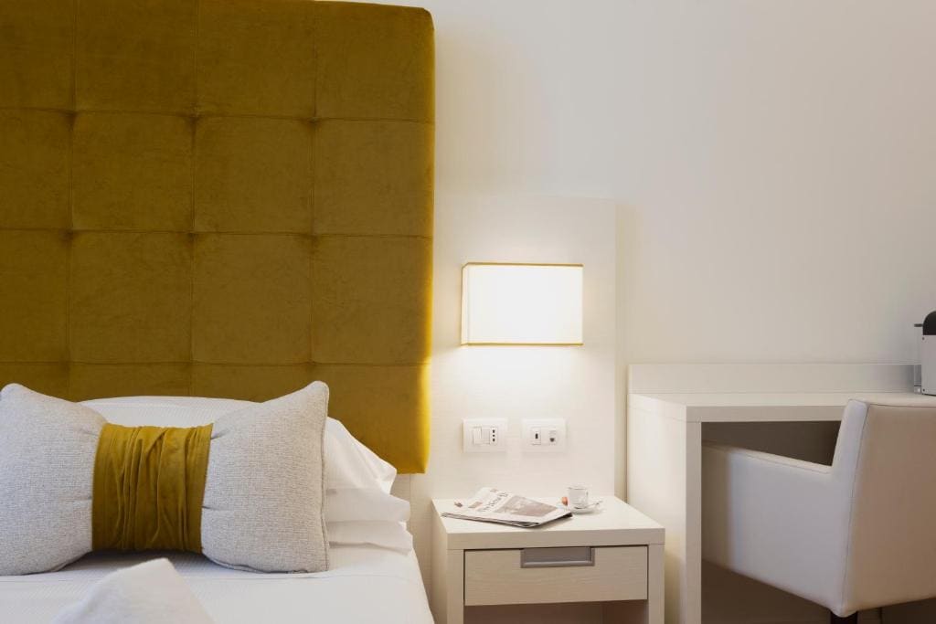 Deluxe Double or Twin Room room - Image 3